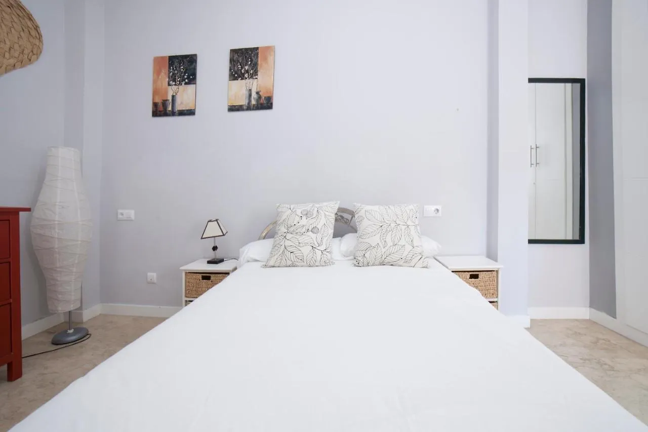 Alohamundi Lumbreras I Apartment Seville 0*,